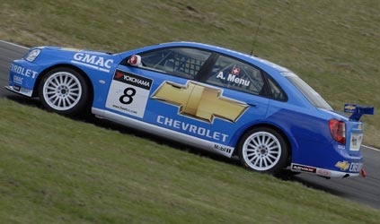 Brands Hatch, gara 2: Alain Menu salva il weekend Chevrolet