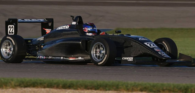 Tutti innamorati della Tatuus USF-17<br />nei primi test di Indianapolis