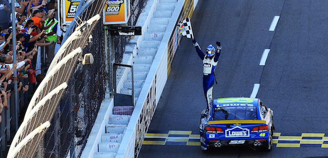 Martinsville, gara: Johnson in finale
