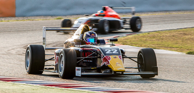 F4 spagnola a Montmelò<br />Verschoor a un punto dal titolo