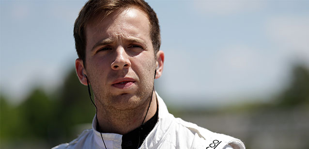 Jones debutta con Coyne