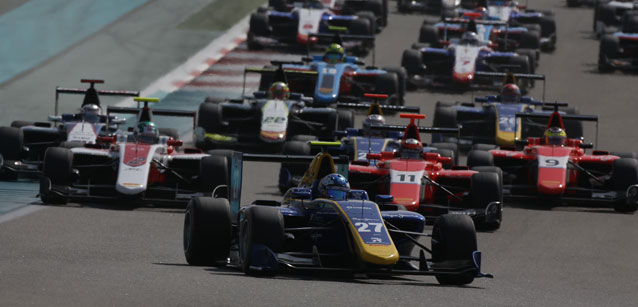 Yas Marina, gara 2<br />Hughes chiude il 2016