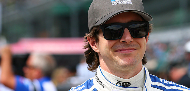 Hildebrand firma con Carpenter