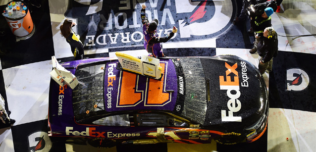 Daytona, Unlimited: Hamlin all'Overtime