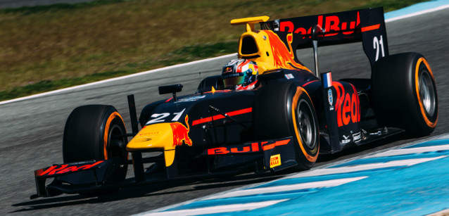 Jerez, 2° turno<br />Prema davanti con Gasly