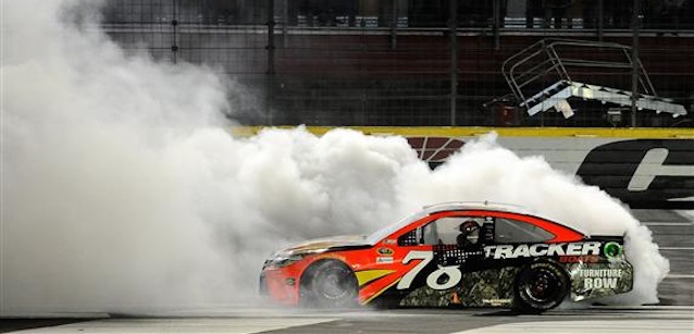 Charlotte, gara: Truex imperatore