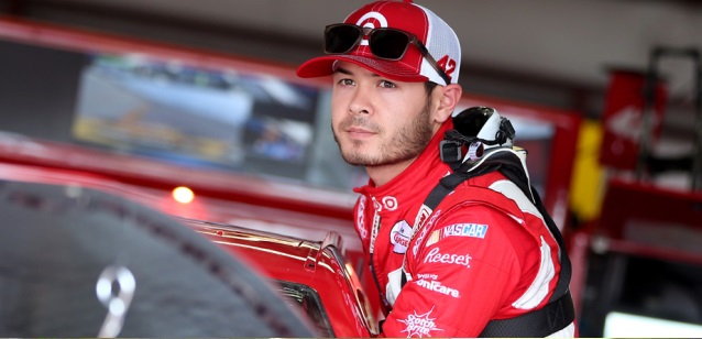 Penalizzati Larson e il team Ganassi