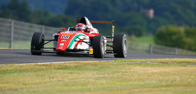 Mugello, gara 1<br />Vince Correa, doppietta Prema