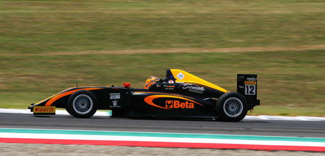 Mugello, gara 2: Trionfa Raucci