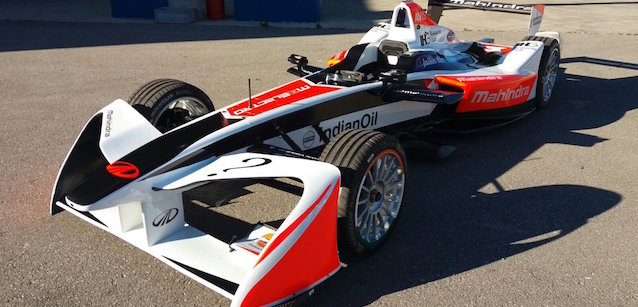 Mahindra mostra la nuova ala anteriore