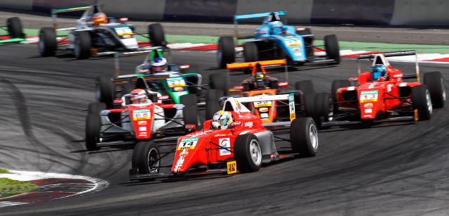 ADAC F4 a Spielberg<br />Preining in casa, Mawson allunga