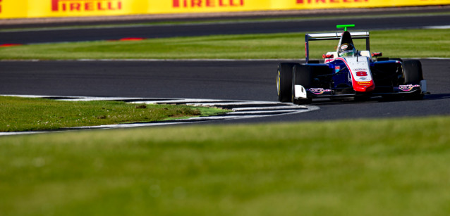 Silverstone, libere: Stuvik in vetta