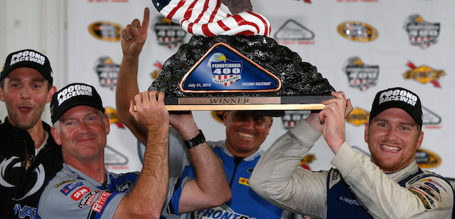 Pocono, gara: Buescher re della nebbia<br />