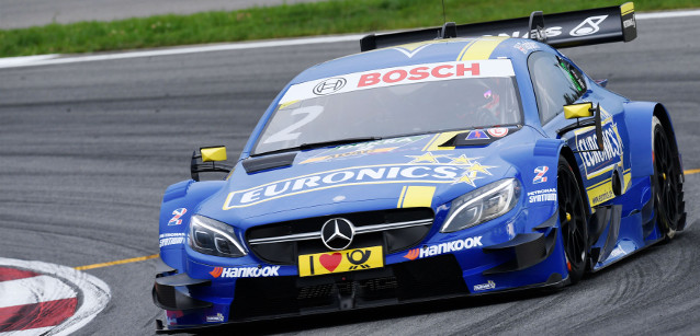 Mosca, qualifica 1<br />Paffett svetta sul bagnato