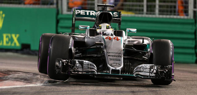 Hamilton: «Servono monoposto<br />pi&ugrave; leggere, la frenata &egrave; un problema»