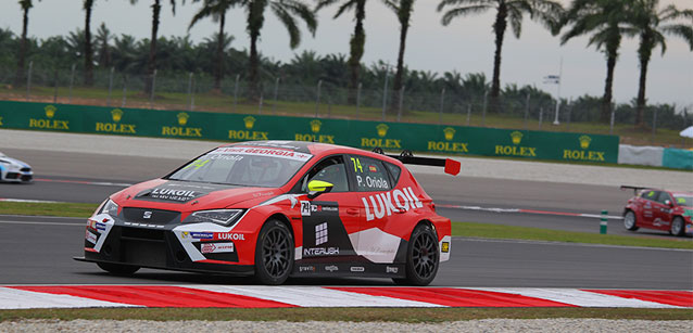 Sepang, libere: Oriola fa il vuoto