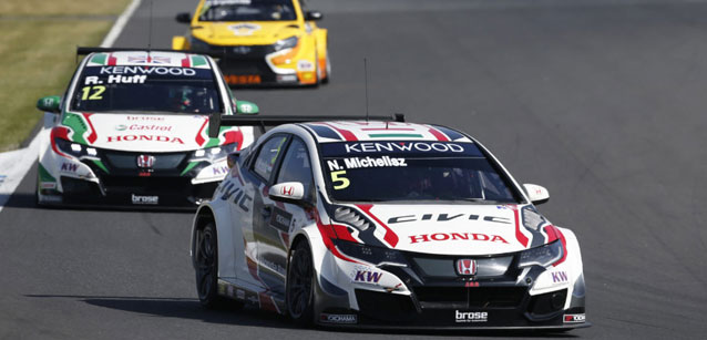 Motegi, gara 1<br />Michelisz guida la tripletta Honda