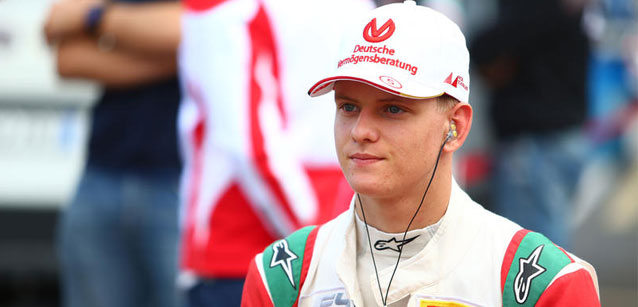 Vallelunga, libere 1<br />Schumacher-Siebert, subito sfida