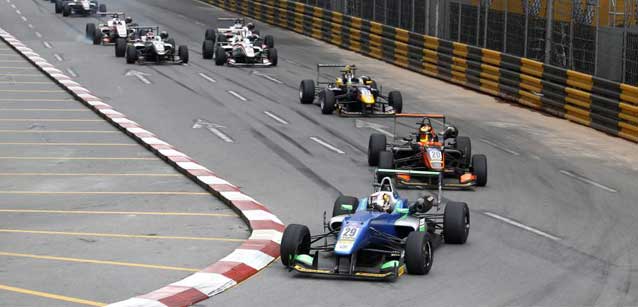 Soltanto 22 monoposto a Macao<br />Al via il 50enne Kumita "Dragon'!