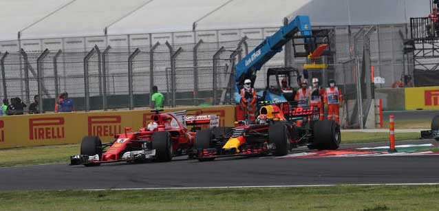 Verstappen domina fin dal via<br />Vettel da ultimo a quarto, ma non basta