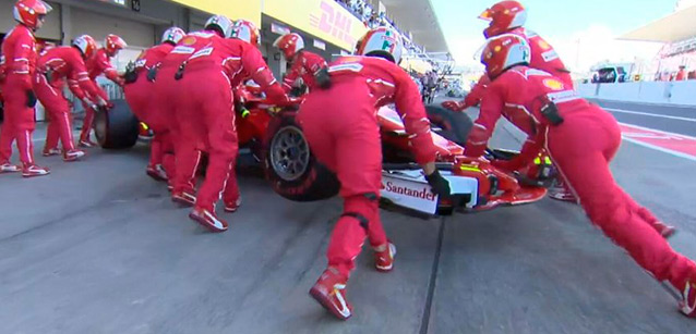 Vettel stoppato da una candela