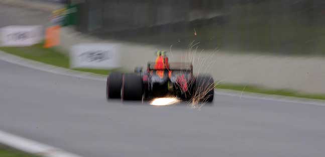 Verstappen accusa poca velocit&agrave;<br />"Ci manca mezzo secondo in rettifilo"