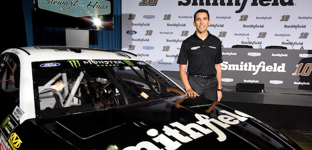 Almirola ufficializzato da Stewart/Haas