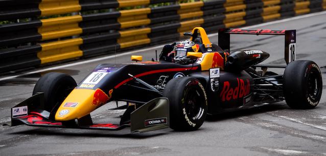 Ticktum continua con Motopark