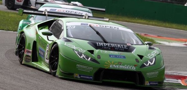 Imperiale presente con due Huracan