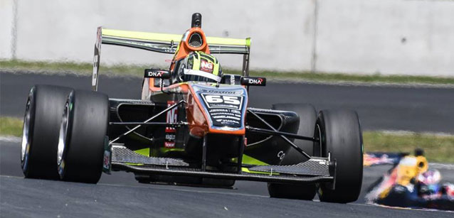 F. Toyota a Hampton Downs<br />A segno Armstrong, Ahmed e Randle