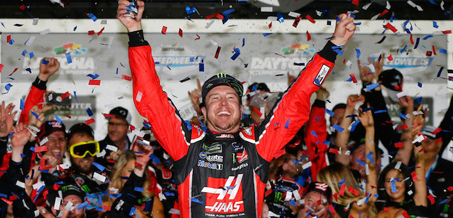 Daytona, gara: Kurt Busch sopravvive