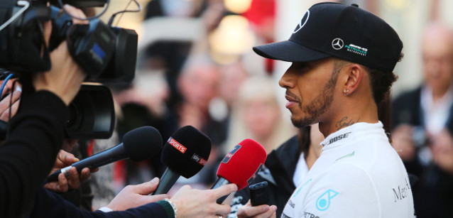 Hamilton ricomincia dal 2017<br />"Favorito? Fa piacere sentirlo"