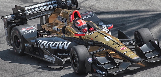 Long Beach, gara<br />Hinchcliffe torna al top