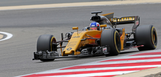 Sirotkin nella FP1 a Sochi<br />al volante della Renault<br />