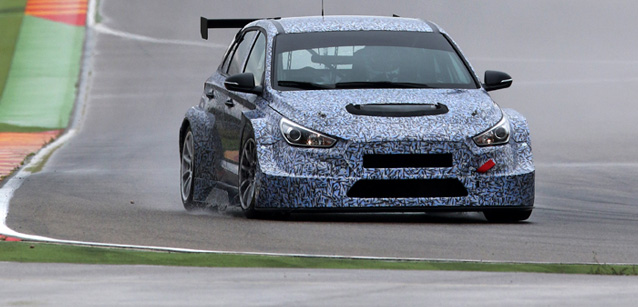 In pista la Hyundai i30 TCR  <br />Test ad Alcaniz con Tarquini<br />