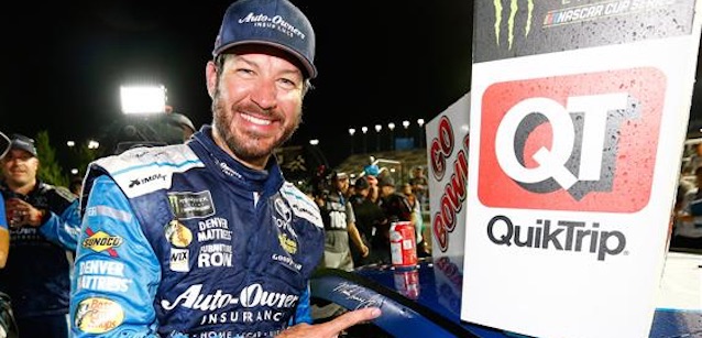 Kansas, gara<br />Truex al top, paura per Almirola