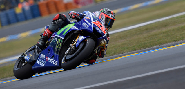 Le Mans - Gara<br />Vince Vinales, Rossi scivola