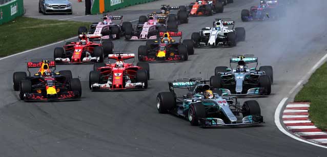 La cronaca - Dominio Mercedes<br />Vettel da ultimo a quarto