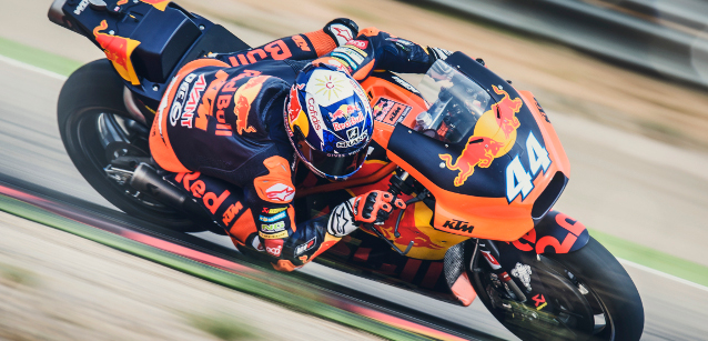 KTM in pista ad Alcaniz<br />Oliveira prova la MotoGP