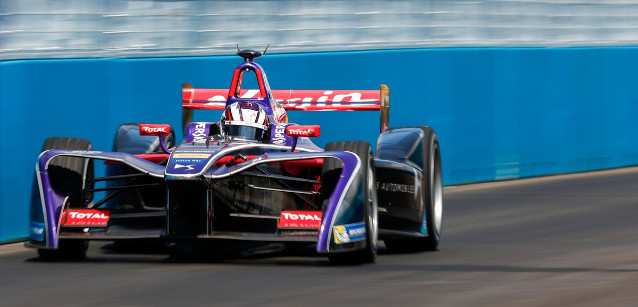 New York City, qualifica 1<br />Lynn conquista la Super Pole 