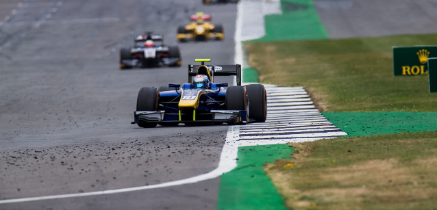 Silverstone, gara 2<br />Vince Latifi, Ghiotto secondo