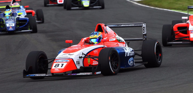 British F4 a Knockhill<br />2-1 fra Piastri e Caroline