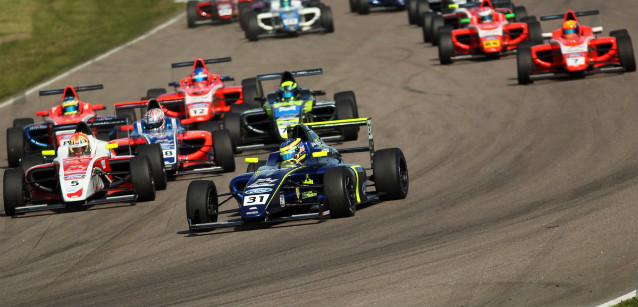 British F4 a Rockingham<br />Lundqvist, Sargeant e Quinn in risalto