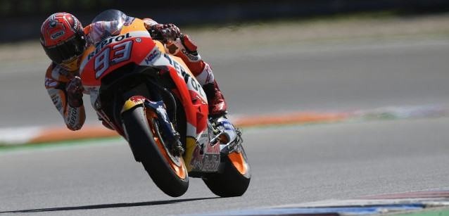 Brno - Gara<br />Marquez solitario dopo il cambio moto