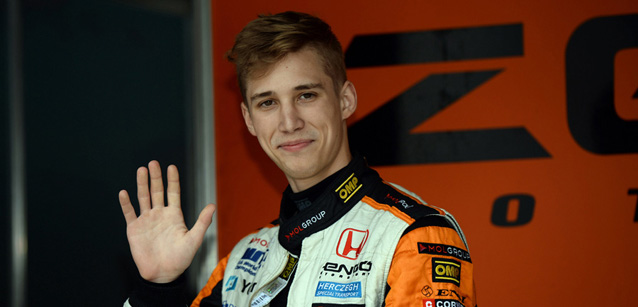 Szab&oacute; prolunga con Zengo Motorsport