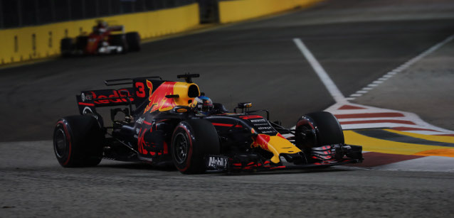 Singapore - Libere 2<br />Vola la Red Bull, Ferrari indietro