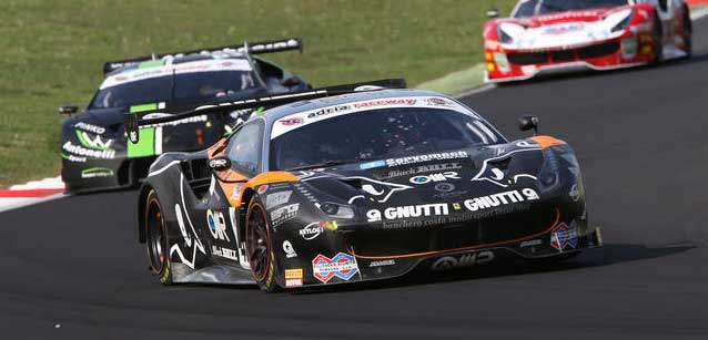 Vallelunga, gara 1<br />Venturi-Gai vincono in Super GT3<br />Il team Sospiri domina la GT Cup