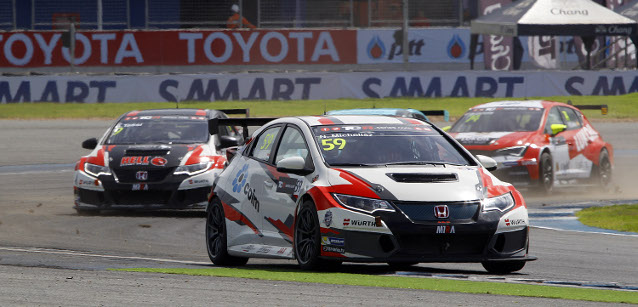 Buriram, gara 1 <br />Homola ko, vince Michelisz