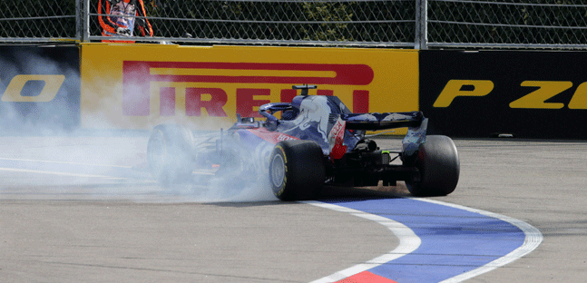 Un problema ai freni la causa <br />del doppio ritiro Toro Rosso