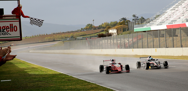 Mugello - Gara 2<br />Fittipaldi vince al foto-finish 